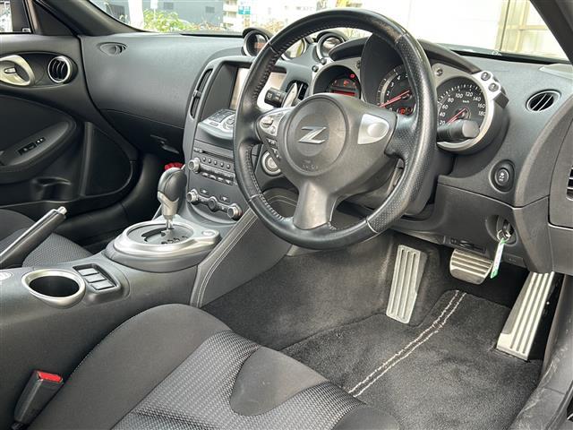 フェアレディZ ベースグレード 純正ナビ・横滑り防止装置・パドルシフト・バックカメラ・ETC・ステリモ・純正フロアマット・純正アルミホイール・キセノンヘッドライト・オートライトスマートキー・プッシュスタート(23枚目)