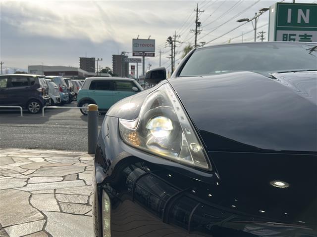 フェアレディZ ベースグレード 純正ナビ・横滑り防止装置・パドルシフト・バックカメラ・ETC・ステリモ・純正フロアマット・純正アルミホイール・キセノンヘッドライト・オートライトスマートキー・プッシュスタート(35枚目)