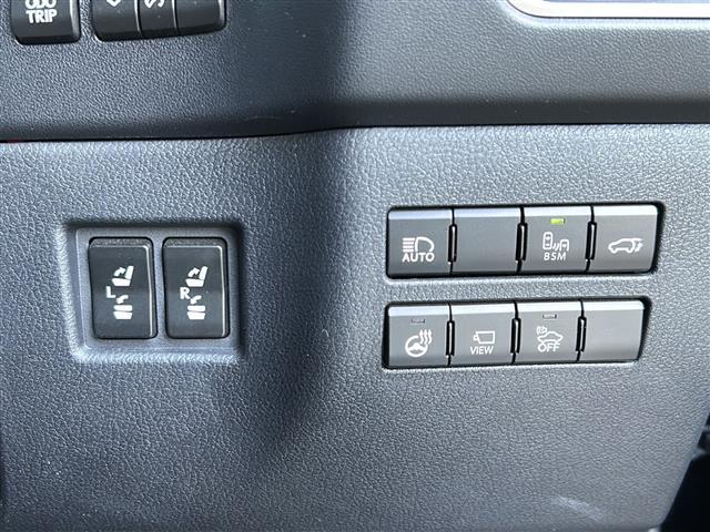 NX NX300h Fスポーツ ナビ・衝突軽減・レーンキープ・追従クルコン・コーナーセンサー前後・バックカメラ・BSM・サンルーフ・マークレビンソンサウンド・電動リアゲート・ETC2.0・ルーフレール・パワーシート全席・暖シート(6枚目)