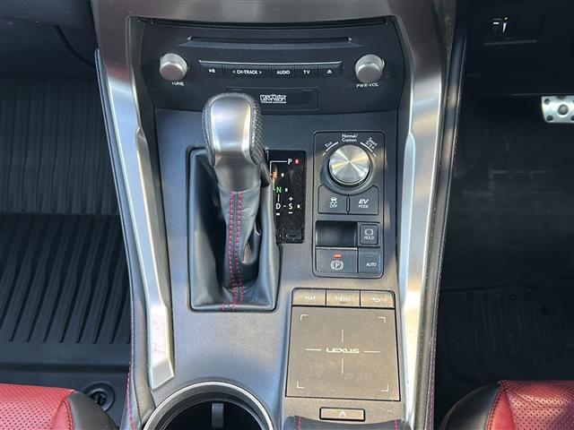 NX NX300h Fスポーツ ナビ・衝突軽減・レーンキープ・追従クルコン・コーナーセンサー前後・バックカメラ・BSM・サンルーフ・マークレビンソンサウンド・電動リアゲート・ETC2.0・ルーフレール・パワーシート全席・暖シート(17枚目)