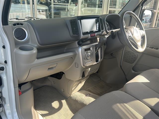 エブリイワゴン PZターボ 社外ナビ 片側パワスラ コーナーセンサー 車線逸脱防止 HIDヘッドライト ETC プッシュスタート オートエアコン ステアリングスイッチ フォグランプ オートライト デュアルカメラブレーキサポート(19枚目)