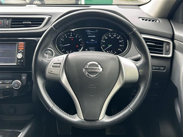 エクストレイル ２０Ｘ　エマージェンシーブレーキパッケージ　純正ナビ　バックカメラ　エマージェンシーブレーキ　１６インチ社外アルミ　ルーフキャリア　前席シートヒーター　アイドリングストップ　横滑り防止装置　フォグランプ　クリアランスソナー　車線逸脱警報（4枚目）