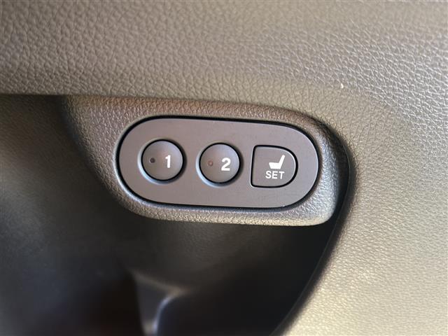 カローラツーリング ダブルバイビー　純正ナビ　バックカメラ　デジタルインナーミラー　ハーフレザーシート　Ｄ＋Ｎ席パワーシート　Ｄ席シートメモリー　アダプティブクルーズコントロール　コーナーセンサー　チップアップシート　スマートキー（33枚目）