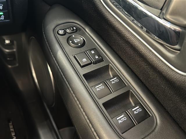 カローラツーリング ダブルバイビー　純正ナビ　バックカメラ　デジタルインナーミラー　ハーフレザーシート　Ｄ＋Ｎ席パワーシート　Ｄ席シートメモリー　アダプティブクルーズコントロール　コーナーセンサー　チップアップシート　スマートキー（34枚目）