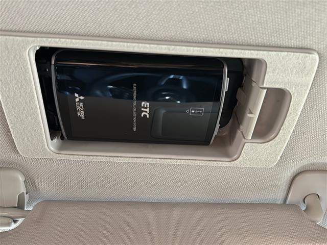 デミオ １３Ｓテーラードブラウン　純正ナビ・衝突軽減・横滑り防止装置・ＢＳＭ・バックカメラ・ＨＵＤ・ＥＴＣ・ドラレコ前・シートヒーターＤ／Ｎ席・ＭＴモード付・ステリモ・純正フロアマット・純正アルミホイール・ＬＥＤヘッドライト（8枚目）