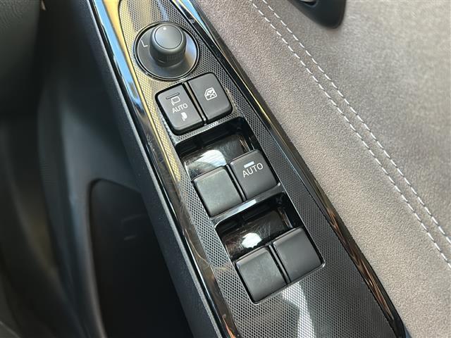 デミオ １３Ｓテーラードブラウン　純正ナビ・衝突軽減・横滑り防止装置・ＢＳＭ・バックカメラ・ＨＵＤ・ＥＴＣ・ドラレコ前・シートヒーターＤ／Ｎ席・ＭＴモード付・ステリモ・純正フロアマット・純正アルミホイール・ＬＥＤヘッドライト（20枚目）