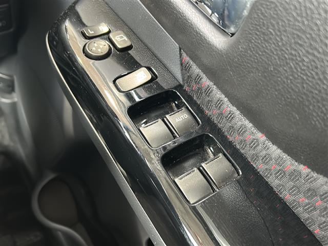 スペーシアカスタム XS 純正ナビ・両側パワスラ・衝突軽減・レーンキープ・全方位カメラ・ETC・純正フロアマット・シートヒーターD席・ステリモ・純正アルミホイール・キセノンヘッドライト・オートライト・フォグランプ・スマートキー(16枚目)