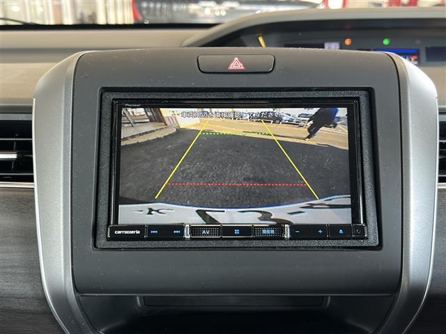 フリード Ｇ・ホンダセンシング　ナビ　両側パワースライドドア　スマートキー　ドライブレコーダー　レーダークルーズコントロール　バックカメラ　ホンダセンシング　ステアリングリモコン　オートライト　レーンキープ　アイドリングストップ（4枚目）