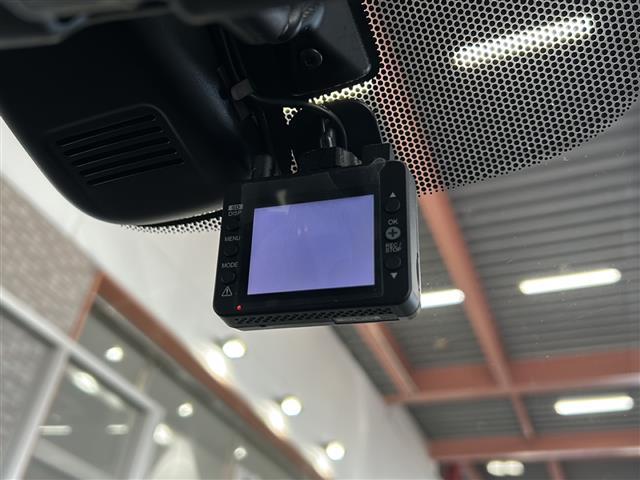 フリード Ｇ・ホンダセンシング　ナビ　両側パワースライドドア　スマートキー　ドライブレコーダー　レーダークルーズコントロール　バックカメラ　ホンダセンシング　ステアリングリモコン　オートライト　レーンキープ　アイドリングストップ（17枚目）