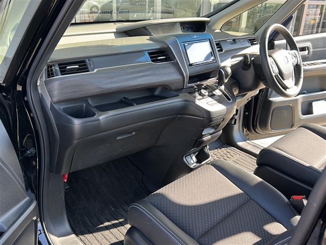 フリード Ｇ・ホンダセンシング　ナビ　両側パワースライドドア　スマートキー　ドライブレコーダー　レーダークルーズコントロール　バックカメラ　ホンダセンシング　ステアリングリモコン　オートライト　レーンキープ　アイドリングストップ（20枚目）