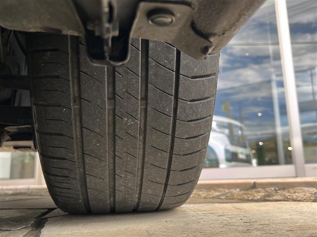 86 GT クルーズコントロール TRDマフラー スマートキー ETC 純正ナビ プッシュスタート LEDヘッドライト オートライト ステアリングリモコン 横滑り防止システム 純正フロアマット 社外アルミホイール(41枚目)