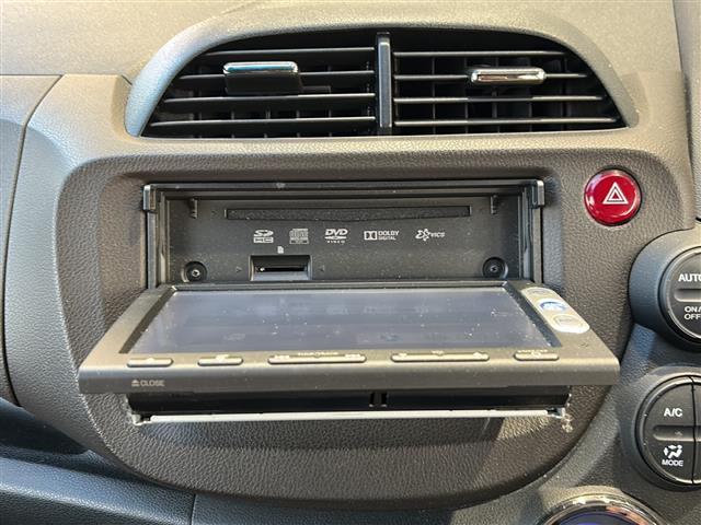 フィットシャトルハイブリッド ハイブリッド・スマートセレクション　純正ナビ　バックカメラ　ビルトインＥＴＣ　１５インチ純正アルミ　横滑り防止装置　ヒルスタートアシスト　オートエアコン　フォグランプ　オートライト　パドルシフト　ステアリングリモコン　ＨＩＤライト（18枚目）