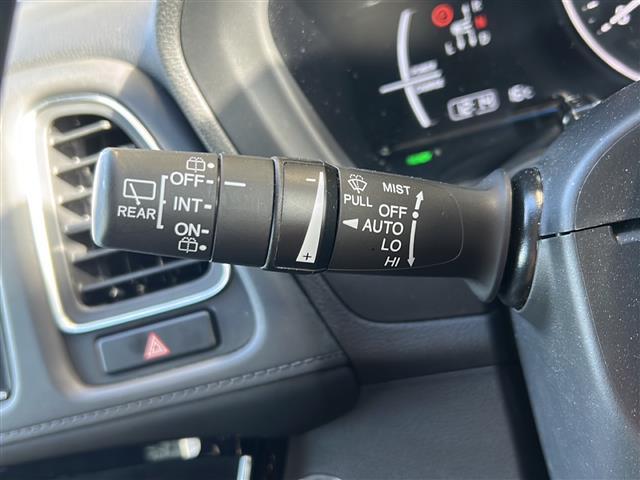 ヴェゼル ハイブリッドＺ・ホンダセンシング　純正ナビ・衝突軽減・レーンキープ・追従クルコン・バックカメラ・ＥＴＣ・ドラレコ・ハーフレザーシート・シートヒーターＤ／Ｎ席・ヒーテッドドアミラー・ルーフレール・ＬＥＤヘッドライト・オートライト（11枚目）