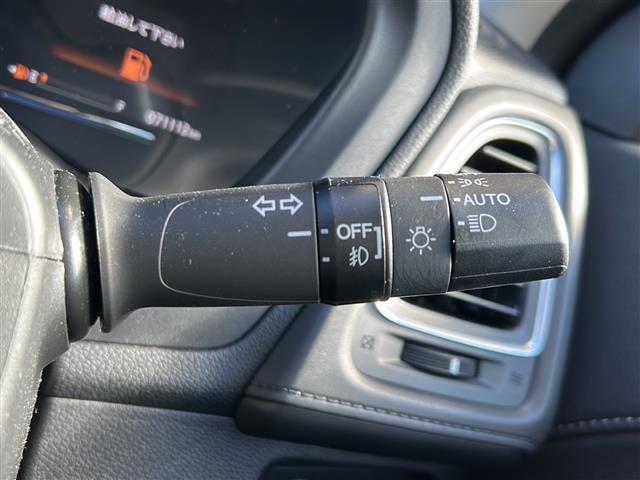 ヴェゼル ハイブリッドＺ・ホンダセンシング　純正ナビ・衝突軽減・レーンキープ・追従クルコン・バックカメラ・ＥＴＣ・ドラレコ・ハーフレザーシート・シートヒーターＤ／Ｎ席・ヒーテッドドアミラー・ルーフレール・ＬＥＤヘッドライト・オートライト（12枚目）