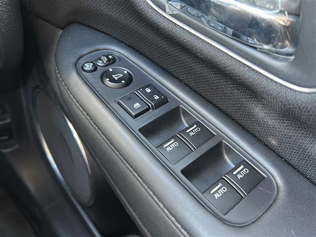 ヴェゼル ハイブリッドＺ・ホンダセンシング　純正ナビ・衝突軽減・レーンキープ・追従クルコン・バックカメラ・ＥＴＣ・ドラレコ・ハーフレザーシート・シートヒーターＤ／Ｎ席・ヒーテッドドアミラー・ルーフレール・ＬＥＤヘッドライト・オートライト（17枚目）