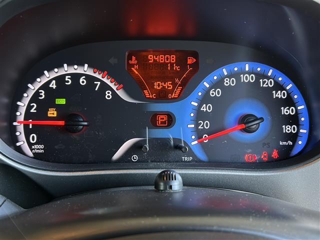 キューブ １５Ｘ　Ｖセレクション　純正ナビ　ドライブレコーダー　バックカメラ　ＥＴＣ　オートエアコン　フォグランプ　オートライト　プッシュスタート　ＥＣＯモード　アイドリングストップ　横滑り防止装置　電格ミラー　フルセグＴＶ　ハロゲン（3枚目）