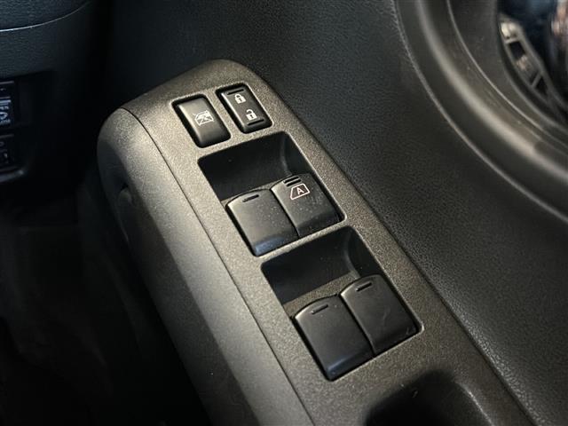 キューブ １５Ｘ　Ｖセレクション　純正ナビ　ドライブレコーダー　バックカメラ　ＥＴＣ　オートエアコン　フォグランプ　オートライト　プッシュスタート　ＥＣＯモード　アイドリングストップ　横滑り防止装置　電格ミラー　フルセグＴＶ　ハロゲン（7枚目）