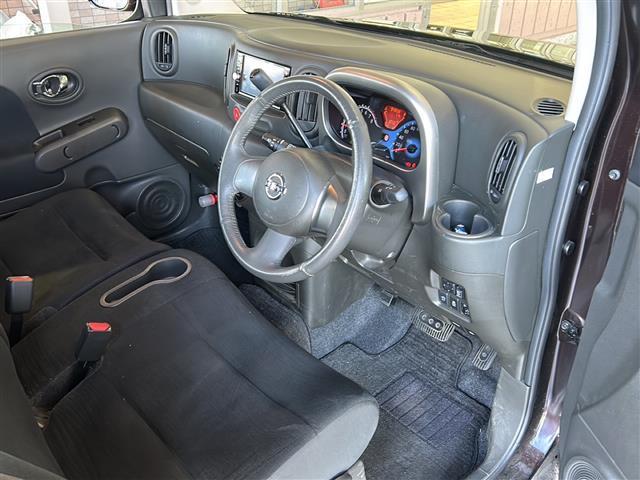 キューブ １５Ｘ　Ｖセレクション　純正ナビ　ドライブレコーダー　バックカメラ　ＥＴＣ　オートエアコン　フォグランプ　オートライト　プッシュスタート　ＥＣＯモード　アイドリングストップ　横滑り防止装置　電格ミラー　フルセグＴＶ　ハロゲン（13枚目）