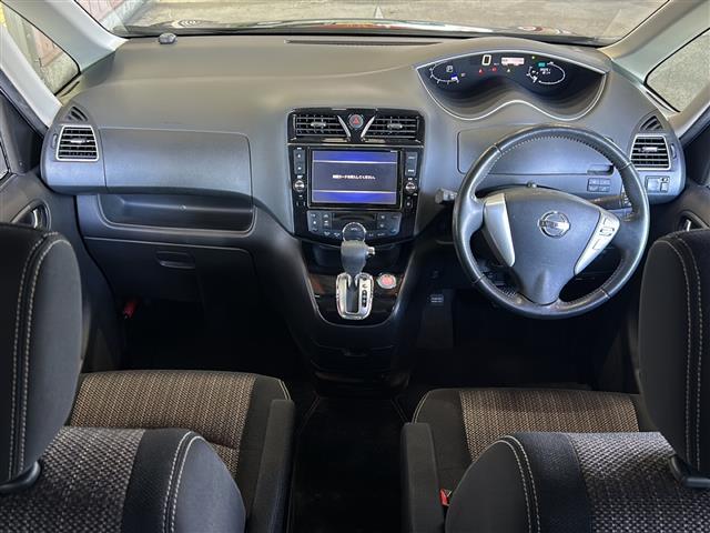 セレナ ハイウェイスター　Ｖセレ＋セーフティ　ＳＨＶ　Ａセフ　純正ナビ　クルーズコントロール　全方位カメラ　両側パワースライドドア　ＥＴＣ　アイドリングストップ　フリップダウンモニター　プッシュスタート　ＬＥＤヘッドライト　フォグランプ　衝突軽減システム（4枚目）