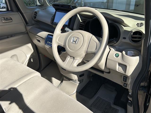 Ｎ－ＢＯＸ Ｇ　イクリプスナビ　ワンセグ　ＣＤ　ＥＴＣ　横滑り防止装置　プッシュスタート　オートエアコン　ハロゲンライト　純正ホイールキャップ　純正フロアマット　マニュアルレベリング　パワーウィンドウ（運転席オート）（14枚目）