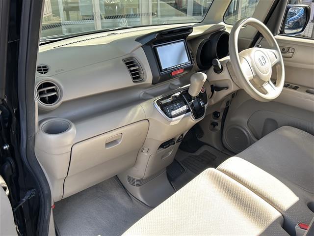 Ｎ－ＢＯＸ Ｇ　イクリプスナビ　ワンセグ　ＣＤ　ＥＴＣ　横滑り防止装置　プッシュスタート　オートエアコン　ハロゲンライト　純正ホイールキャップ　純正フロアマット　マニュアルレベリング　パワーウィンドウ（運転席オート）（18枚目）