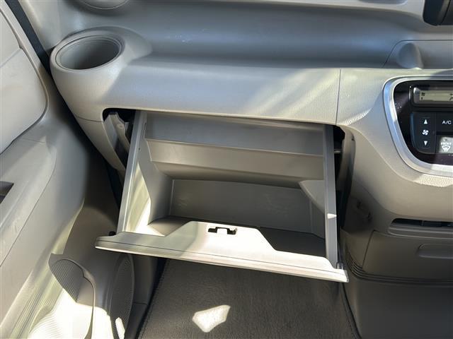 Ｎ－ＢＯＸ Ｇ　イクリプスナビ　ワンセグ　ＣＤ　ＥＴＣ　横滑り防止装置　プッシュスタート　オートエアコン　ハロゲンライト　純正ホイールキャップ　純正フロアマット　マニュアルレベリング　パワーウィンドウ（運転席オート）（24枚目）