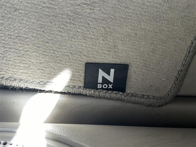 Ｎ－ＢＯＸ Ｇ　イクリプスナビ　ワンセグ　ＣＤ　ＥＴＣ　横滑り防止装置　プッシュスタート　オートエアコン　ハロゲンライト　純正ホイールキャップ　純正フロアマット　マニュアルレベリング　パワーウィンドウ（運転席オート）（26枚目）