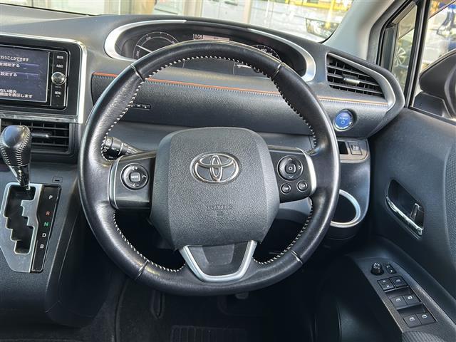 シエンタ ハイブリッドＧ　純正ナビ　バックカメラ　両側パワースライドドア　ＥＴＣ　ステリモ　プッシュスタート　オートエアコン　横滑り防止装置　純正ホイールキャップ　ハロゲンヘッドライト　純正フロアマット　マニュアルレベリング（6枚目）