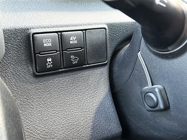 シエンタ ハイブリッドＧ　純正ナビ　バックカメラ　両側パワースライドドア　ＥＴＣ　ステリモ　プッシュスタート　オートエアコン　横滑り防止装置　純正ホイールキャップ　ハロゲンヘッドライト　純正フロアマット　マニュアルレベリング（16枚目）