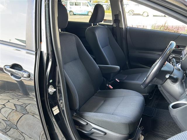 シエンタ ハイブリッドＧ　純正ナビ　バックカメラ　両側パワースライドドア　ＥＴＣ　ステリモ　プッシュスタート　オートエアコン　横滑り防止装置　純正ホイールキャップ　ハロゲンヘッドライト　純正フロアマット　マニュアルレベリング（19枚目）