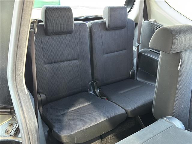 シエンタ ハイブリッドＧ　純正ナビ　バックカメラ　両側パワースライドドア　ＥＴＣ　ステリモ　プッシュスタート　オートエアコン　横滑り防止装置　純正ホイールキャップ　ハロゲンヘッドライト　純正フロアマット　マニュアルレベリング（22枚目）