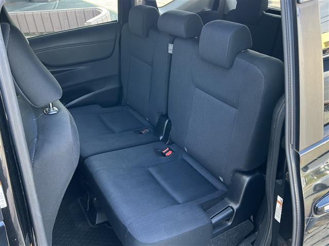 シエンタ ハイブリッドＧ　純正ナビ　バックカメラ　両側パワースライドドア　ＥＴＣ　ステリモ　プッシュスタート　オートエアコン　横滑り防止装置　純正ホイールキャップ　ハロゲンヘッドライト　純正フロアマット　マニュアルレベリング（25枚目）