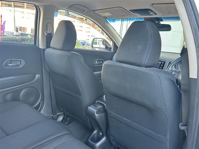 ヴェゼル ハイブリッドＸ　純正ナビ・衝突軽減・レーンキープ・クルコン・バックカメラ・ＥＴＣ・パドルシフト・ステリモ・電動パーキングブレーキ・オートホールド・ＬＥＤヘッドライト・オートライト・オートハイビーム・フォグランプ（23枚目）