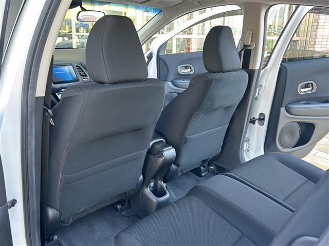 ヴェゼル ハイブリッドＸ　純正ナビ・衝突軽減・レーンキープ・クルコン・バックカメラ・ＥＴＣ・パドルシフト・ステリモ・電動パーキングブレーキ・オートホールド・ＬＥＤヘッドライト・オートライト・オートハイビーム・フォグランプ（27枚目）