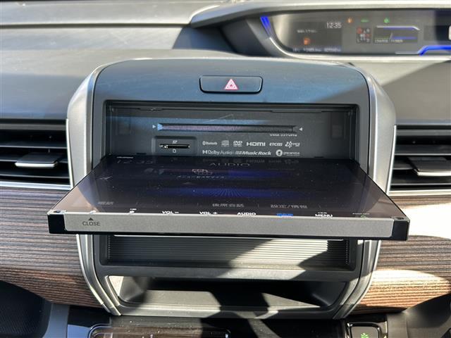 フリード+ハイブリッド ハイブリッド・クロスターホンダセンシング 純正ナビ バックカメラ フリップダウンモニター ホンダセンシング ハーフレザーシート シートヒーター LEDヘッドライト ETC サイドカーテンエアバッグ ルーフレール オートライト 純正アルミ(17枚目)