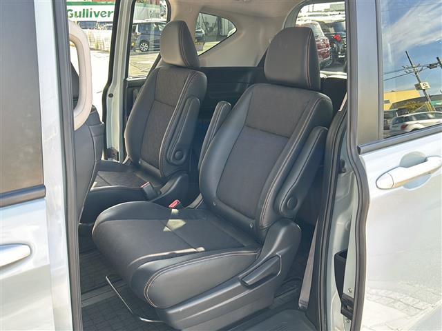 フリード クロスター　純正ナビ（ＣＤ　ＤＶＤ　ＡＭ　ＦＭ　フルセグＴＶ　ＳＤ　Ｂｌｕｅｔｏｏｔｈ）バックカメラ☆クルーズコントロール追従あり　両側パワースライドドア　シートヒーター　ドライブレコーダー　ウォークスルー（15枚目）