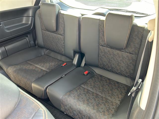 フリード クロスター　純正ナビ（ＣＤ　ＤＶＤ　ＡＭ　ＦＭ　フルセグＴＶ　ＳＤ　Ｂｌｕｅｔｏｏｔｈ）バックカメラ☆クルーズコントロール追従あり　両側パワースライドドア　シートヒーター　ドライブレコーダー　ウォークスルー（18枚目）