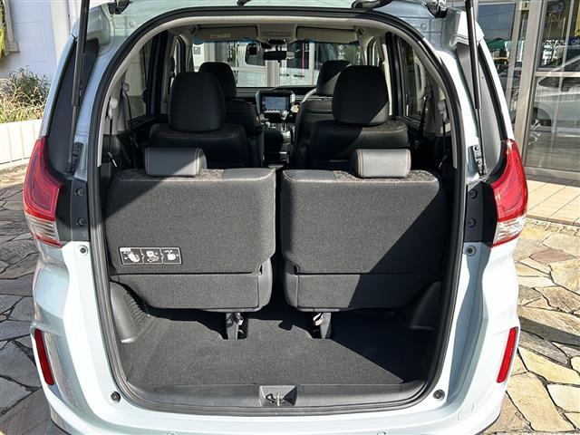 フリード クロスター　純正ナビ（ＣＤ　ＤＶＤ　ＡＭ　ＦＭ　フルセグＴＶ　ＳＤ　Ｂｌｕｅｔｏｏｔｈ）バックカメラ☆クルーズコントロール追従あり　両側パワースライドドア　シートヒーター　ドライブレコーダー　ウォークスルー（20枚目）