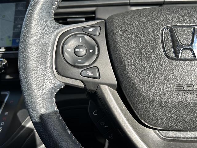 フリード クロスター　純正ナビ（ＣＤ　ＤＶＤ　ＡＭ　ＦＭ　フルセグＴＶ　ＳＤ　Ｂｌｕｅｔｏｏｔｈ）バックカメラ☆クルーズコントロール追従あり　両側パワースライドドア　シートヒーター　ドライブレコーダー　ウォークスルー（23枚目）