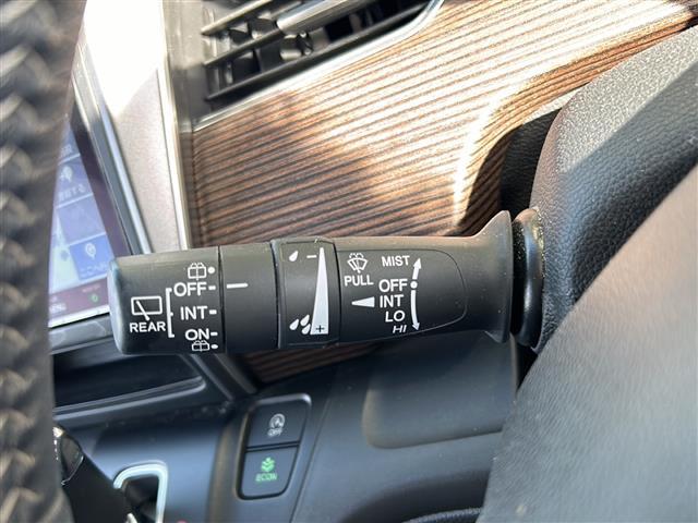 フリード クロスター　純正ナビ（ＣＤ　ＤＶＤ　ＡＭ　ＦＭ　フルセグＴＶ　ＳＤ　Ｂｌｕｅｔｏｏｔｈ）バックカメラ☆クルーズコントロール追従あり　両側パワースライドドア　シートヒーター　ドライブレコーダー　ウォークスルー（25枚目）