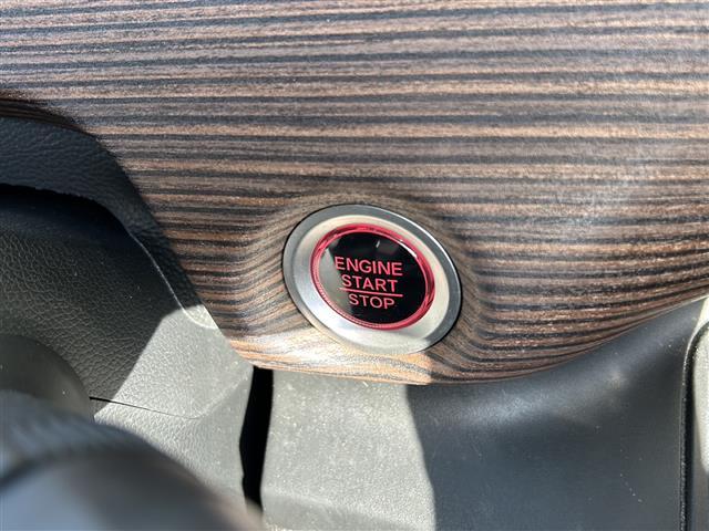 フリード クロスター　純正ナビ（ＣＤ　ＤＶＤ　ＡＭ　ＦＭ　フルセグＴＶ　ＳＤ　Ｂｌｕｅｔｏｏｔｈ）バックカメラ☆クルーズコントロール追従あり　両側パワースライドドア　シートヒーター　ドライブレコーダー　ウォークスルー（36枚目）