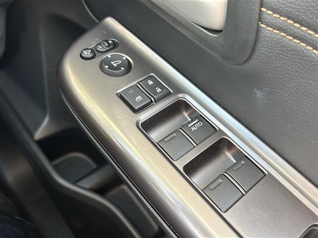 フリード クロスター　純正ナビ（ＣＤ　ＤＶＤ　ＡＭ　ＦＭ　フルセグＴＶ　ＳＤ　Ｂｌｕｅｔｏｏｔｈ）バックカメラ☆クルーズコントロール追従あり　両側パワースライドドア　シートヒーター　ドライブレコーダー　ウォークスルー（38枚目）