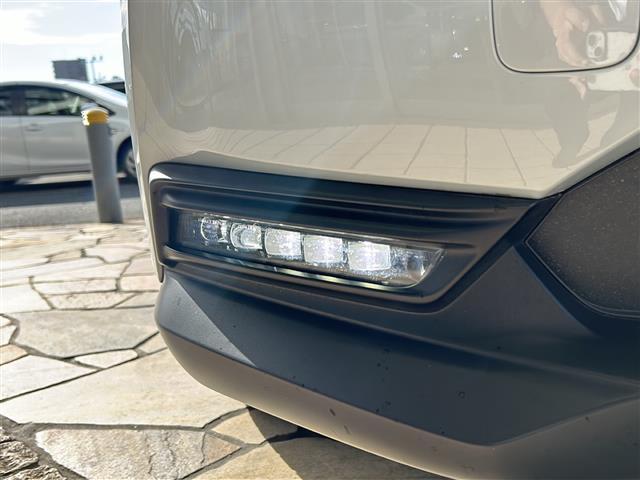 フリード クロスター　純正ナビ（ＣＤ　ＤＶＤ　ＡＭ　ＦＭ　フルセグＴＶ　ＳＤ　Ｂｌｕｅｔｏｏｔｈ）バックカメラ☆クルーズコントロール追従あり　両側パワースライドドア　シートヒーター　ドライブレコーダー　ウォークスルー（40枚目）