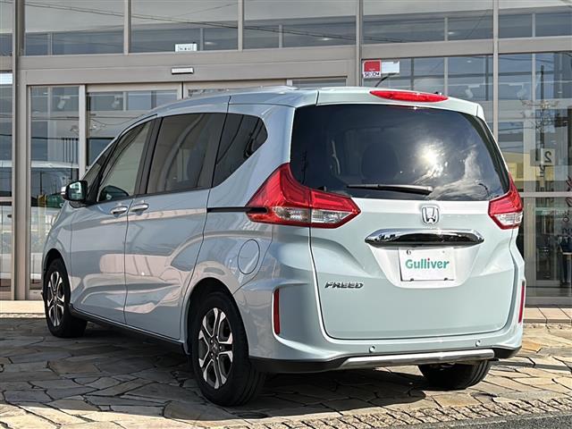 フリード クロスター　純正ナビ（ＣＤ　ＤＶＤ　ＡＭ　ＦＭ　フルセグＴＶ　ＳＤ　Ｂｌｕｅｔｏｏｔｈ）バックカメラ☆クルーズコントロール追従あり　両側パワースライドドア　シートヒーター　ドライブレコーダー　ウォークスルー（43枚目）