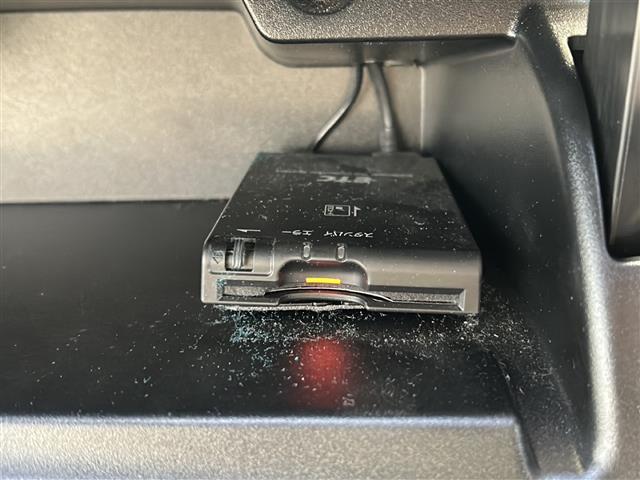 セレナ ハイウェイスター　純正ナビ・両側パワスラ・後席モニター・衝突軽減・クルコン・ＥＴＣ・社外フロアマット・純正アルミホイール・ＬＥＤヘッドライト・オートライト・フォグランプ・スマートキー・プッシュスタート（8枚目）