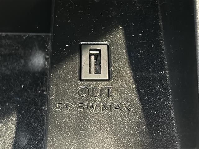 セレナ ハイウェイスター　純正ナビ・両側パワスラ・後席モニター・衝突軽減・クルコン・ＥＴＣ・社外フロアマット・純正アルミホイール・ＬＥＤヘッドライト・オートライト・フォグランプ・スマートキー・プッシュスタート（18枚目）