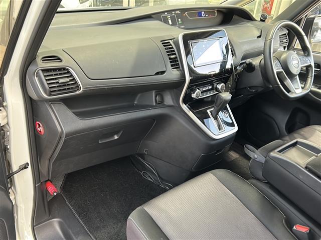 セレナ ハイウェイスター　純正ナビ・両側パワスラ・後席モニター・衝突軽減・クルコン・ＥＴＣ・社外フロアマット・純正アルミホイール・ＬＥＤヘッドライト・オートライト・フォグランプ・スマートキー・プッシュスタート（28枚目）