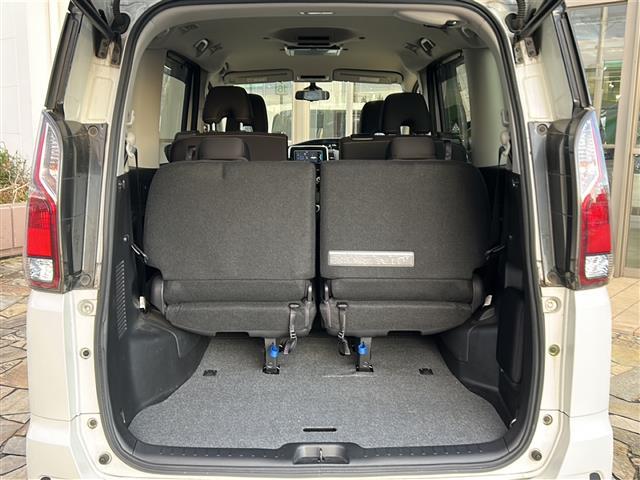 セレナ ハイウェイスター　純正ナビ・両側パワスラ・後席モニター・衝突軽減・クルコン・ＥＴＣ・社外フロアマット・純正アルミホイール・ＬＥＤヘッドライト・オートライト・フォグランプ・スマートキー・プッシュスタート（29枚目）