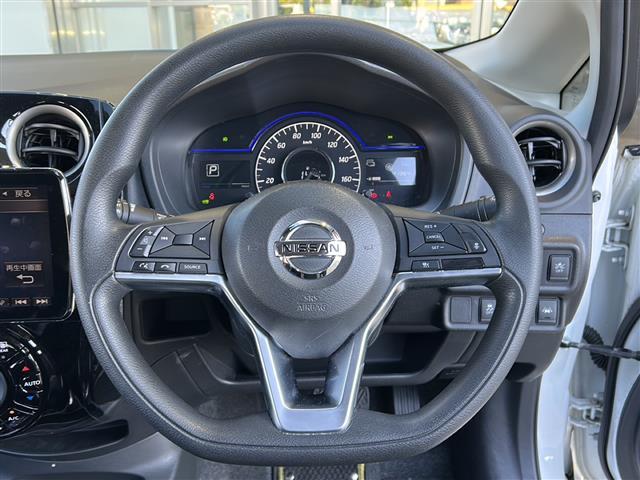 ノート e-パワー X シーギアリミテッド 社外ナビ・衝突軽減・レーンキープ・追従クルコン・コーナーセンサー前後・全方位カメラ・ETC・ドラレコ・インテリジェントルームミラー・ヒーテッドドアミラー・ルーフレール・LEDヘッドライト(10枚目)