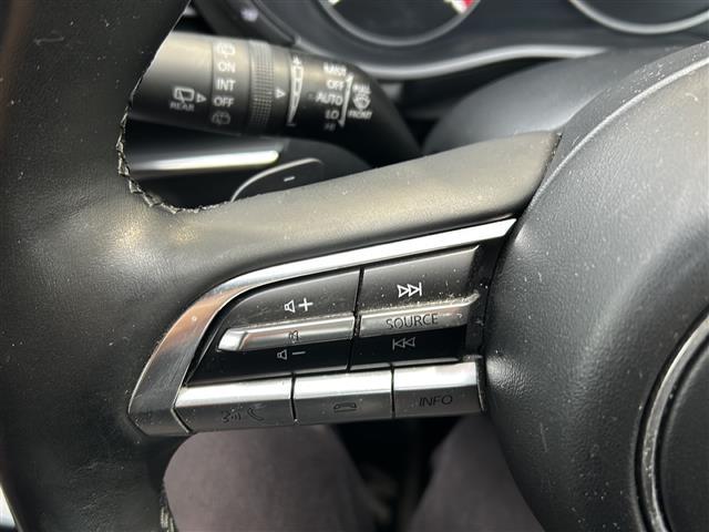 ＭＡＺＤＡ３ファストバック ２０Ｓバーガンディ　セレクション　ナビ・ＢＯＳＥプレミアムサウンド・衝突軽減・レーンキープ・追従クルコン・ＢＳＭ・コーナーセンサー前後・全方位カメラ・ＥＴＣ・ドラレコ前・レザーシート・パワーシートＤ／Ｎ席・シートヒーター・パドルシフト（13枚目）